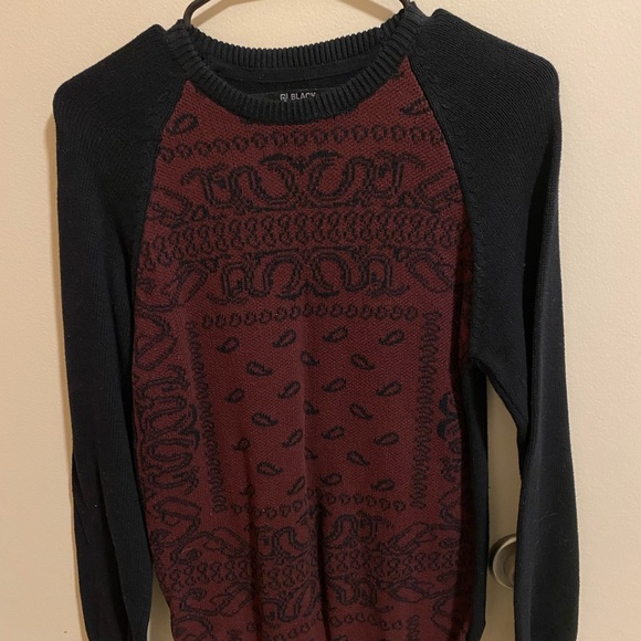 Sweater - Picture 1 of 2